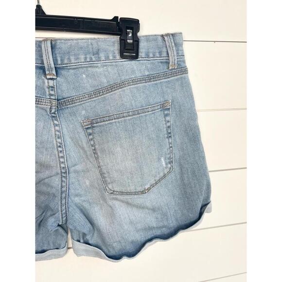 Gap Sexy Boyfriend Destructed Light Wash Distressed Cuffed Shorts Size 28 - Picture 8 of 12
